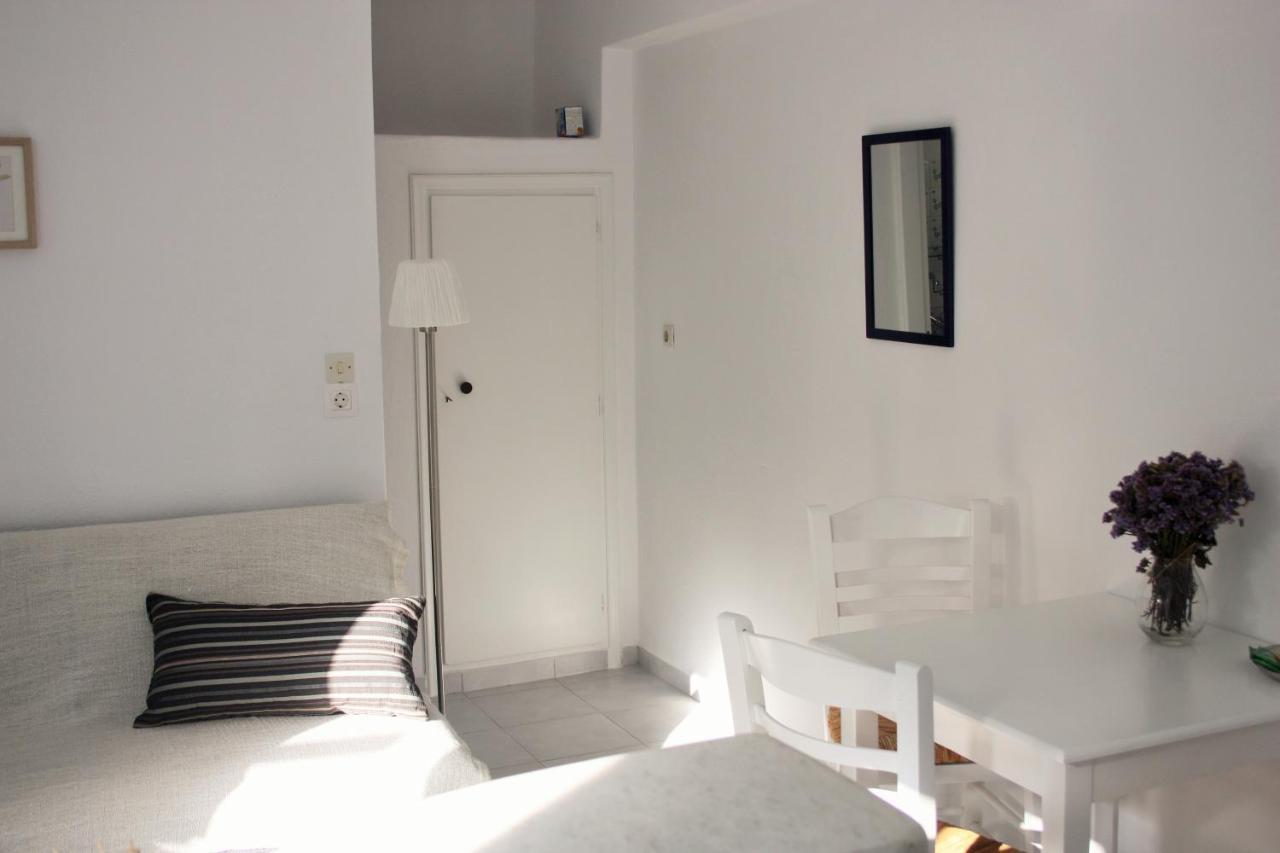 Meltemi Studios And Apartments Логарас Экстерьер фото